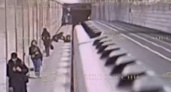 На одной из московских станций метро едва не произошла трагедия (ВИДЕО) 