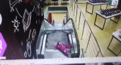 Несчастный случай в одном из ТЦ Новосибирска едва не случился с маленьким ребенком (ВИДЕО) 