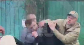 Беспредел и хамство: из-за чего мужчины на улице побили подростков, фотографировавшихся на школьный альбом (ВИДЕО)