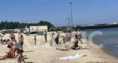 «Нас попросили разойтись, чтобы в радиусе 100 метров никого не было». Что случилось на пляже в Пионерском курорте 