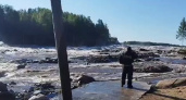 Срочная новость: в Карелии ввели режим ЧС из-за прорыва дамбы. Кадры с места и последствия (ВИДЕО)