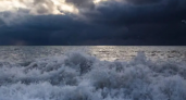 Балтийское побережье накрыл шторм: купаться разрешили только в одном месте.