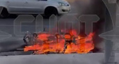 Огненный финиш: скутер сгорел дотла во время движения в Москве, видео с места инцидента