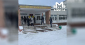 Дети забаррикадировались в классах: из-за чего прямо сейчас в новосибирской школе работают силовики