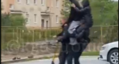 Цирк уехал, а клоуны остались: подростки в Калининграде устроили опасное шоу на электросамокате