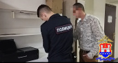 «Готовил бутерброды — и ударил ножом в спину»: в Калининграде женщина оказалась в больнице после ссоры с мужем