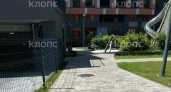 Молодой мужчина пытался попасть на балкон высотки и упал с крыши — трагедия в Калининграде