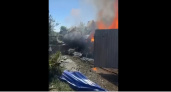 Самолет рухнул на дом в Казани: огонь, обломки — видео с места событий