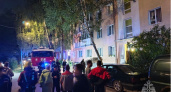 Огонь подбирался к людям: в Гурьевском округе спасли 50 человек из горящего здания