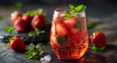 Холодный клубничный квас в последние дни жары — просто, быстро и невероятно вкусно