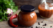 Новый хит застолий: кабачковая аджика вместо классической — вкус лета в банке, эти заготовки не застаиваются на полках