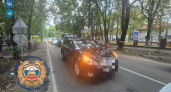 Всё могло закончиться трагедией: автомобиль сбил пенсионерку на зебре на окраине Калининграда