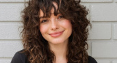 Забудьте про плойку: какая новая стрижка создает волны сама