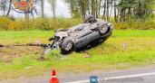 Под Калининградом «Хонда» вылетела с трассы и перевернулась — водитель чудом остался жив