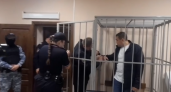 Скамейки по цене мрамора: заместителя главы горхозяйства Калининграда вывели в наручниках в зал суда