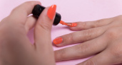 Красить ногти больше не модно: россиянки заменяют классический маникюр в 2026 году вот чем