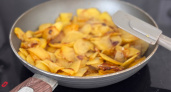 Жареная картошка по-деревенски вкуснее бабушкиной: добавьте один ингредиент и не пожалеете - идеально в Великий пост