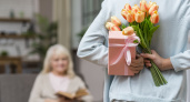 Не банально и с душой: что подарить маме на 8 Марта - она точно улыбнется