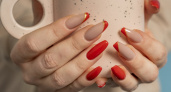 От классики до «кошачьего глаза»: 7 идей красного маникюра, которые будут в моде в 2026 году