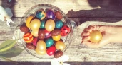 Священник назвал 3 цвета, в которые лучше не красить яйца на Пасху — запомните из раз и навсегда