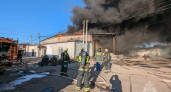 Пламя разрослось до тысячи “квадратов”: что известно о пожаре на Камской в Калининграде к этому часу