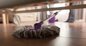 Мою полы раз в неделю «армейским» способом и грязь уходит с первого раза — обычная уборка теперь кажется бесполезной