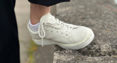 Как носить белые кроссовки в 2026 году: 6 готовых луков с разбором ошибок и советами по уходу