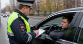 Водителей с категорией «B» начали штрафовать за езду на механике: проблема оказалась в двух буквах в правах