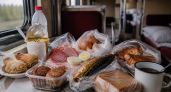 Не заставляйте других это нюхать: 7 продуктов, которые воспитанные люди никогда не достают в поезде