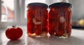 Не каша, а упругие кусочки: как закрыть помидоры дольками и сохранить их форму до самой зимы