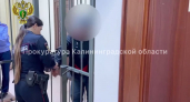 Кровавый финал ночного застолья: пенсионер из-за ссоры едва не убил знакомого в Калининграде