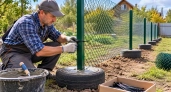 Забор за 48 часов без сварки и бетонных столбов: простой вариант для дачи, который не съест семейный бюджет