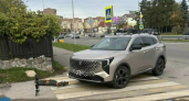 Поездка закончилась в больнице: на Полевой в Калининграде автомобиль столкнулся с самокатом