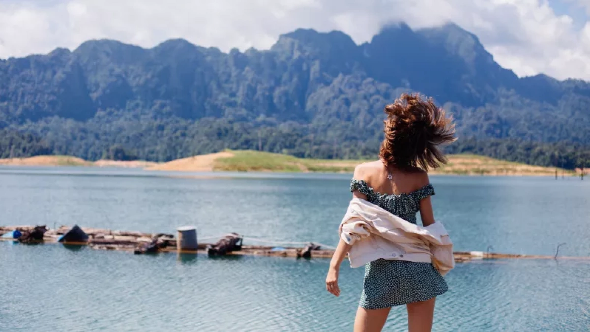 Перед поездкой в Абхазию лучше знать заранее: как добраться, где остановиться и как платить