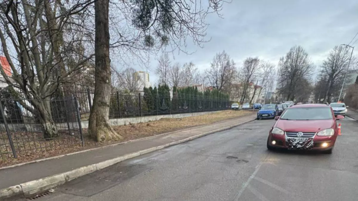 В Калининграде на Новом валу автомобиль сбил восьмилетнюю девочку