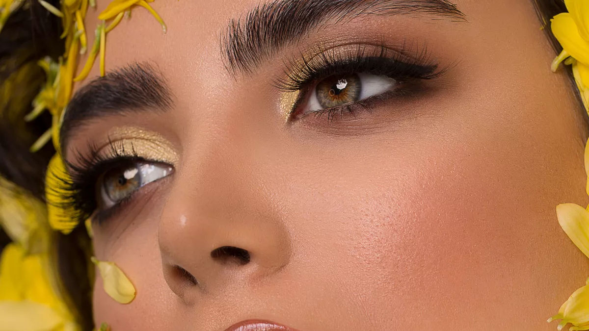 Наращивание больше не понадобится: косметологи рассказали, как укрепить ресницы за 3–4 недели