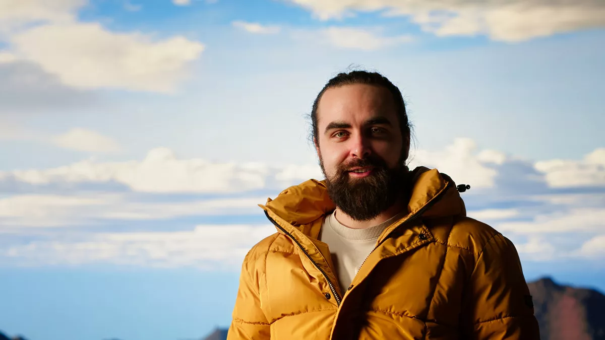 «Я ни дня не работал, но пенсия 25 тысяч. У нас в Абхазии работать нельзя — тут кайфовать надо»: почему мужчины в Сухуме такие ленивые