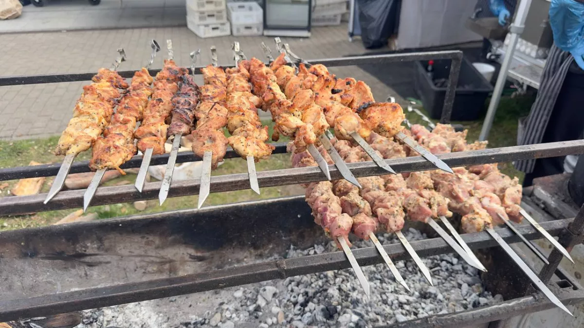 Сезон шашлыков начался: мясники рассказали, какая часть свинины получается сочнее шеи - многие берут совсем не то мясо