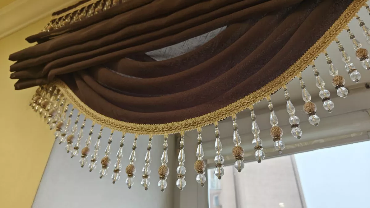 Эти шторы были модными 20 лет назад, а сегодня портят даже хороший интерьер: дизайнеры назвали 5 моделей