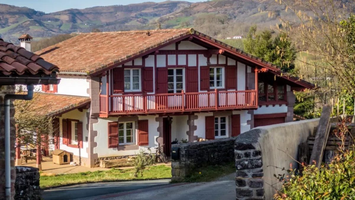 Зашли в обычный дом в Абхазии и попали на застолье на 500 человек: так живут в селе Дурипш и чем угощают туристов