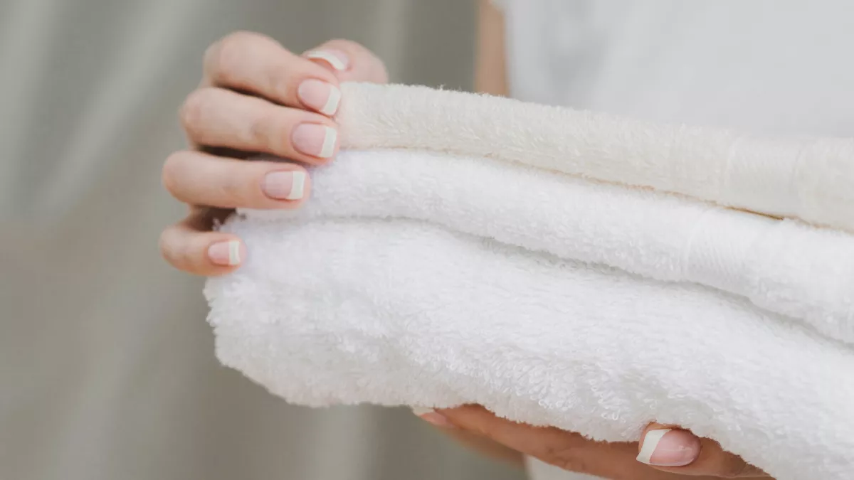 Почему махровые полотенца становятся грубыми: 4 ошибки при стирке и способ вернуть им мягкость