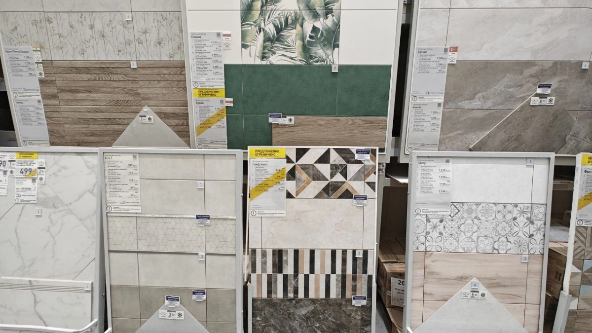 Старая советская плитка может выглядеть как новая: 4 простых способа обновить ее без демонтажа