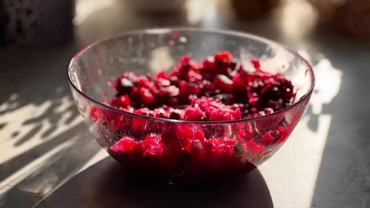 Свёкла сварится за 25 минут и кастрюля останется чистой: простой кухонный способ удивил хозяек