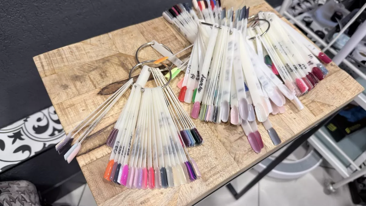 Сделаете один раз — и больше не захотите старый дизайн: 5 трендов педикюра-2026, которые уже выбирают в салонах