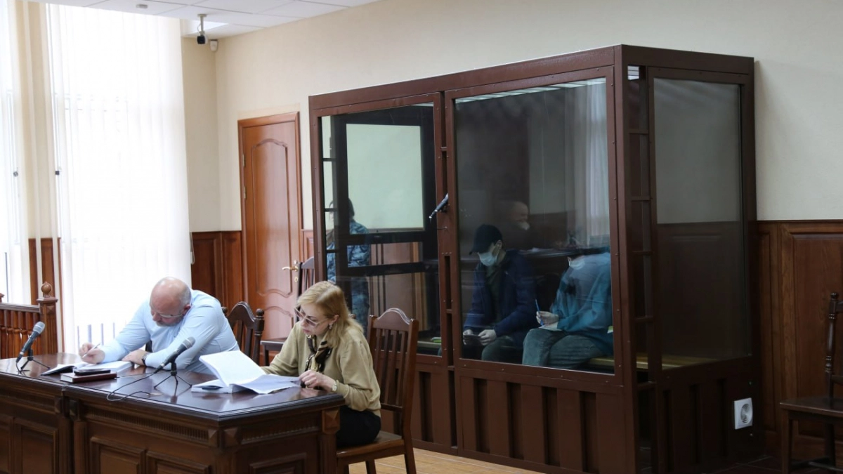 В Калининграде суд заслушал медиков и начальницу матери убитого в Черняховске мальчика: «Я не могла это слушать»