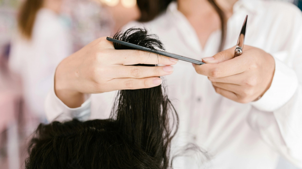 Эти даты изменят ваши волосы (и не только): лунный календарь стрижек на апрель 2026 - лучшие и худшие дни для похода в парикмахерскую