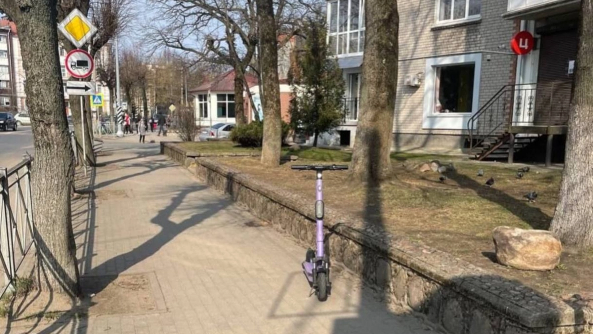 В Советске подросток на электросамокате сбил пожилую женщину — пострадавшая в больнице