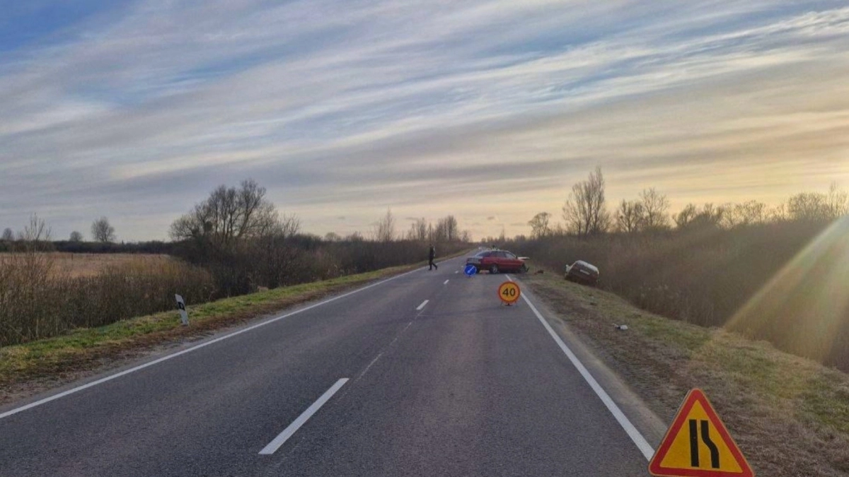 В Черняховском районе в лобовом столкновении пострадали двое детей — один из них 2026 года рождения