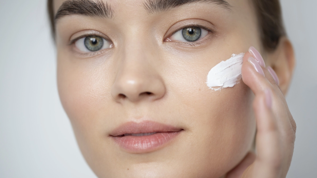 Вместо крема за 10 000 рублей и уколов красоты — 3 капли перед сном: простой способ улучшить кожу за 2 недели