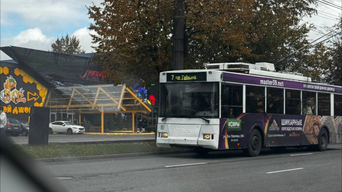 В Калининграде новый троллейбус вспыхнул на ходу — пострадали пассажиры, возбуждено дело